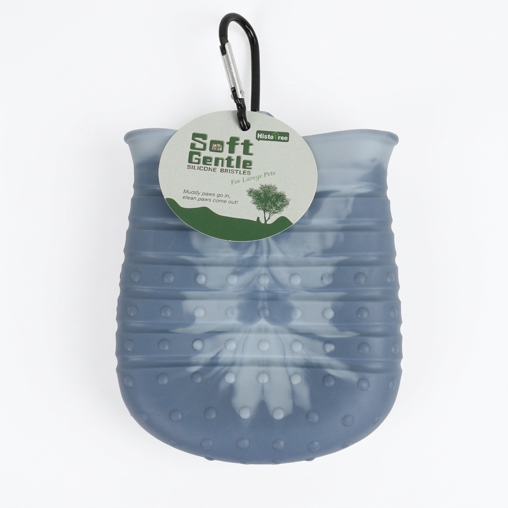 Dog paw cleaner cup product shot 4